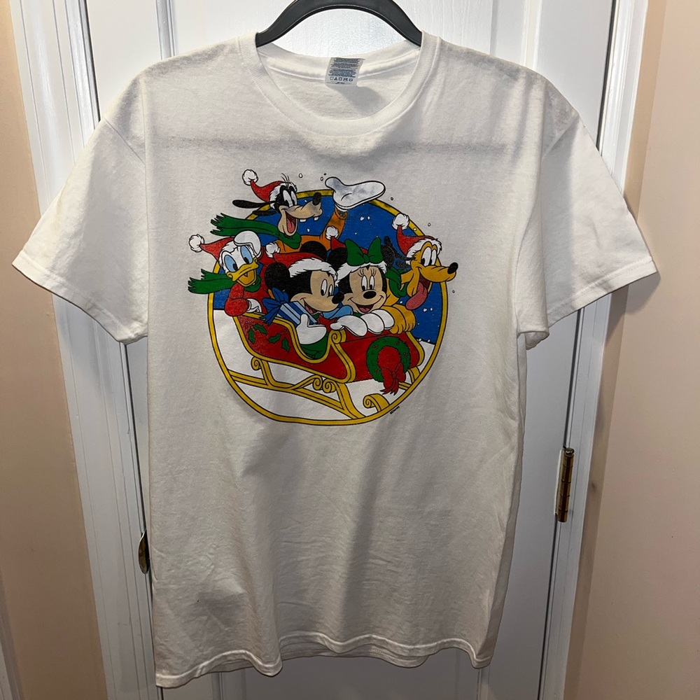 Disney Mickey Mouse and Friends Christmas T-Shirt (Medium)